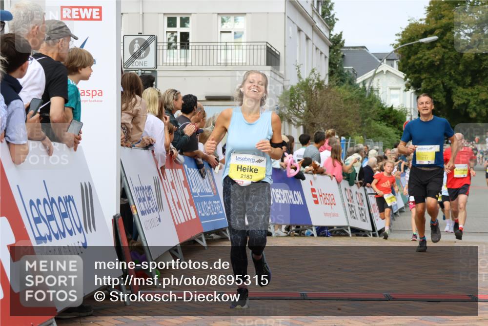 31.08.2025 - 21. Blankeneser Heldenlauf Strokosch-Dieckow http://msf.ph/oto/8695315 31.08.2025 10:25:04 Ziel 2398, 2183, 2384, 2717, 2285, 2286, 2331 meine-sportfotos.de