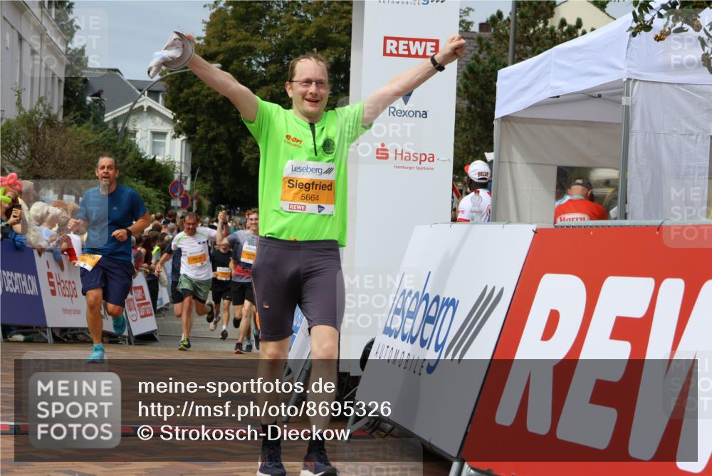 31.08.2025 - 21. Blankeneser Heldenlauf Strokosch-Dieckow http://msf.ph/oto/8695326 31.08.2025 12:26:56 Ziel 5065, 5274, 5275, 5664, 5818, 5819, 4180 meine-sportfotos.de
