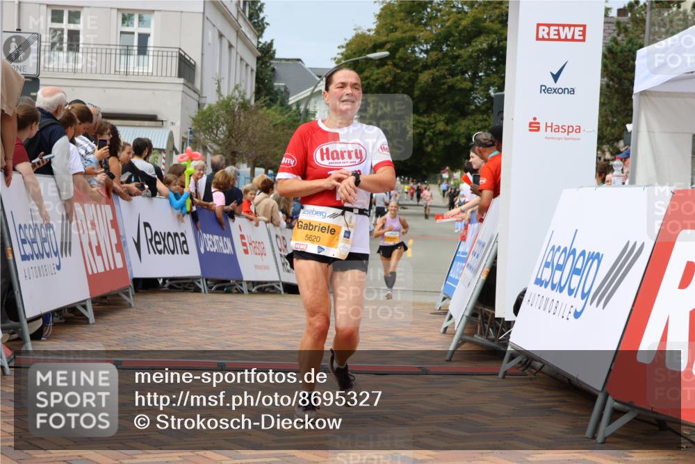 31.08.2025 - 21. Blankeneser Heldenlauf Strokosch-Dieckow http://msf.ph/oto/8695327 31.08.2025 12:32:43 Ziel 5347, 5620 meine-sportfotos.de
