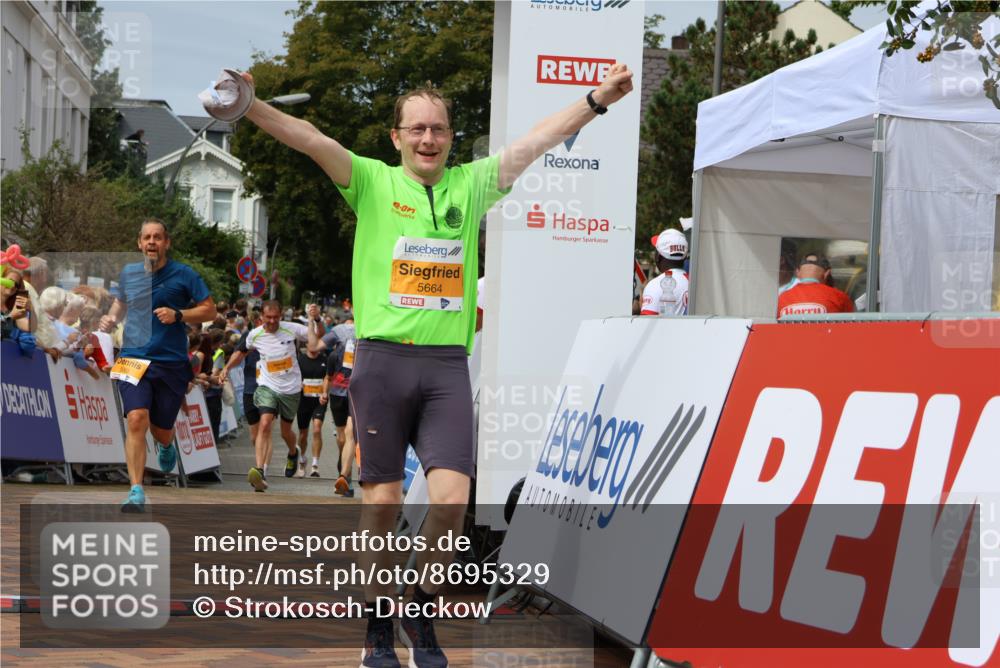 31.08.2025 - 21. Blankeneser Heldenlauf Strokosch-Dieckow http://msf.ph/oto/8695329 31.08.2025 12:26:56 Ziel 5065, 5274, 5275, 5664, 5818, 5819, 4180 meine-sportfotos.de