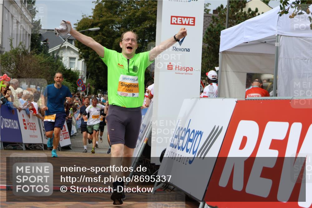 31.08.2025 - 21. Blankeneser Heldenlauf Strokosch-Dieckow http://msf.ph/oto/8695337 31.08.2025 12:26:55 Ziel 5787, 5065, 5664, 5818, 5819, 4180, 4391 meine-sportfotos.de