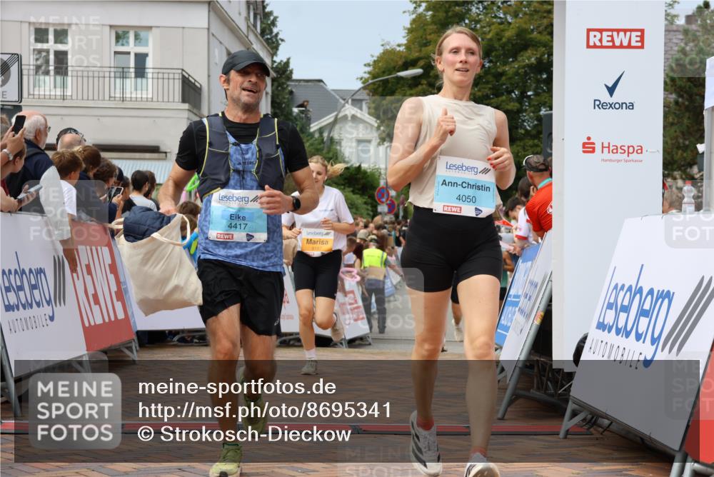 31.08.2025 - 21. Blankeneser Heldenlauf Strokosch-Dieckow http://msf.ph/oto/8695341 31.08.2025 12:32:22 Ziel 5284, 5430, 5197, 4417, 4050 meine-sportfotos.de