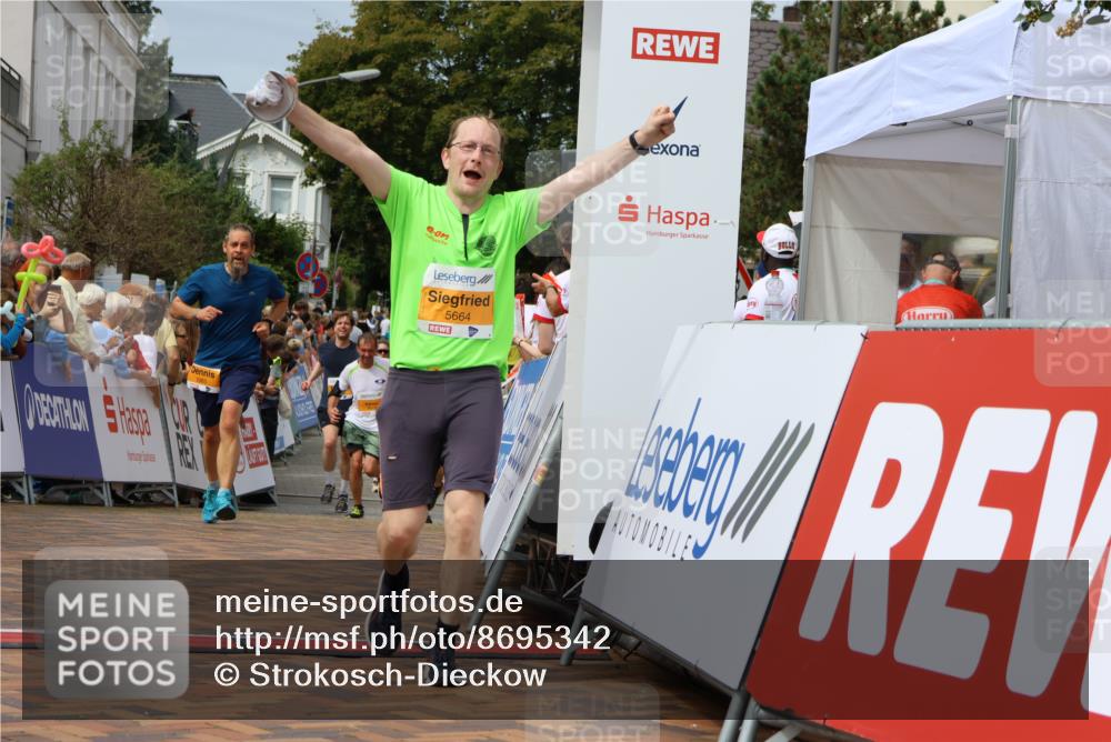 31.08.2025 - 21. Blankeneser Heldenlauf Strokosch-Dieckow http://msf.ph/oto/8695342 31.08.2025 12:26:55 Ziel 5787, 5065, 5664, 5818, 5819, 4180, 4391 meine-sportfotos.de