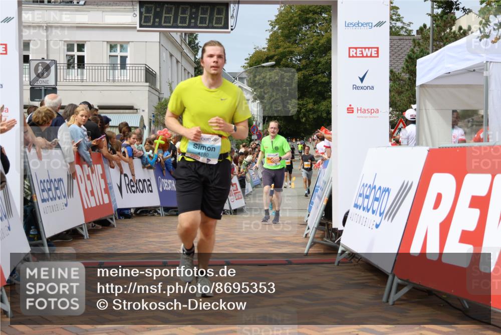 31.08.2025 - 21. Blankeneser Heldenlauf Strokosch-Dieckow http://msf.ph/oto/8695353 31.08.2025 12:26:53 Ziel 5787, 5065, 5664, 4180, 4391 meine-sportfotos.de