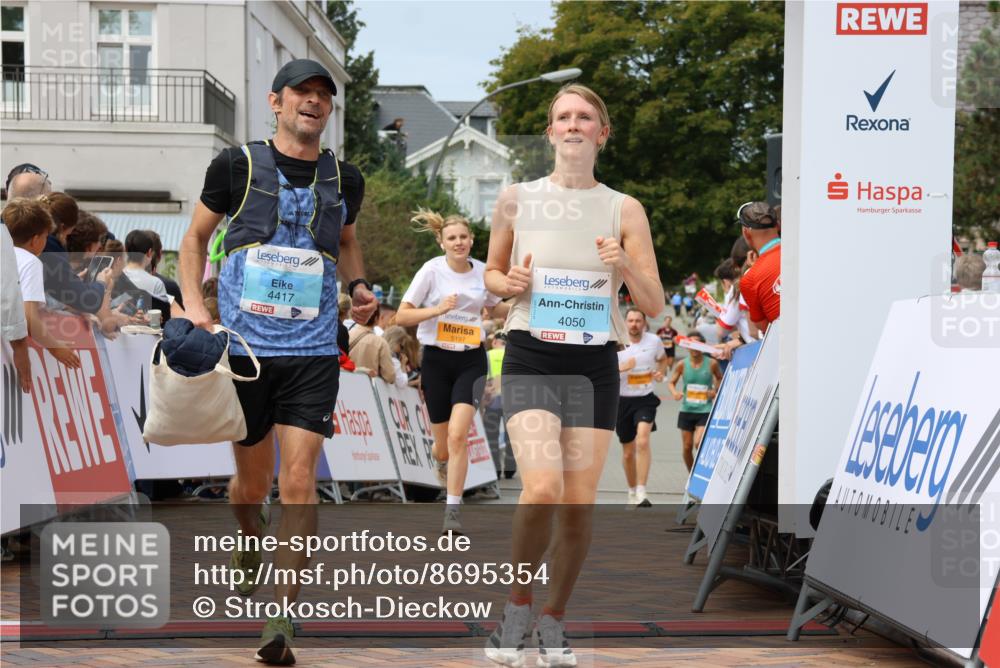 31.08.2025 - 21. Blankeneser Heldenlauf Strokosch-Dieckow http://msf.ph/oto/8695354 31.08.2025 12:32:22 Ziel 5284, 5430, 5197, 4417, 4050 meine-sportfotos.de