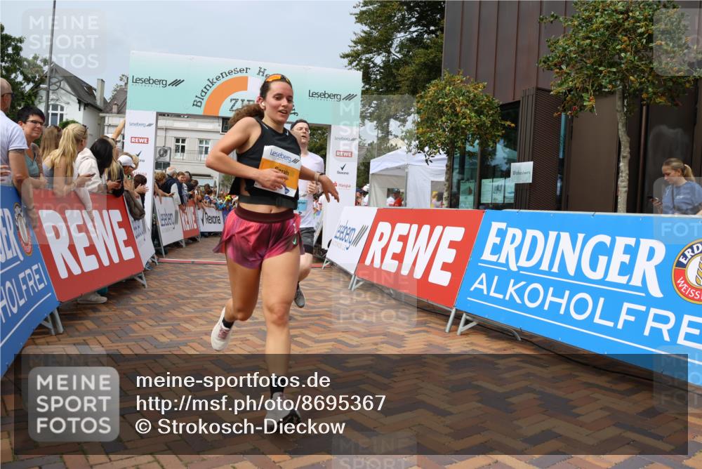 31.08.2025 - 21. Blankeneser Heldenlauf Strokosch-Dieckow http://msf.ph/oto/8695367 31.08.2025 12:26:49 Ziel 5787, 4224, 4223, 4222, 4180, 4391 meine-sportfotos.de