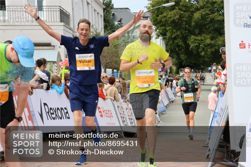 31.08.2025 - 21. Blankeneser Heldenlauf Strokosch-Dieckow http://msf.ph/oto/8695431 31.08.2025 12:31:40 Ziel 5870, 5012, 5190 meine-sportfotos.de