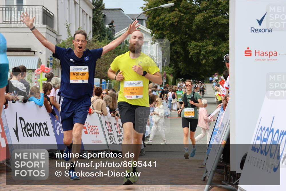 31.08.2025 - 21. Blankeneser Heldenlauf Strokosch-Dieckow http://msf.ph/oto/8695441 31.08.2025 12:31:40 Ziel 5870, 5012, 5190 meine-sportfotos.de