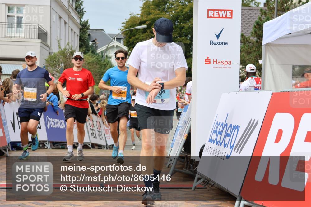 31.08.2025 - 21. Blankeneser Heldenlauf Strokosch-Dieckow http://msf.ph/oto/8695446 31.08.2025 12:26:34 Ziel 5842, 5783, 5167, 5668, 4240 meine-sportfotos.de