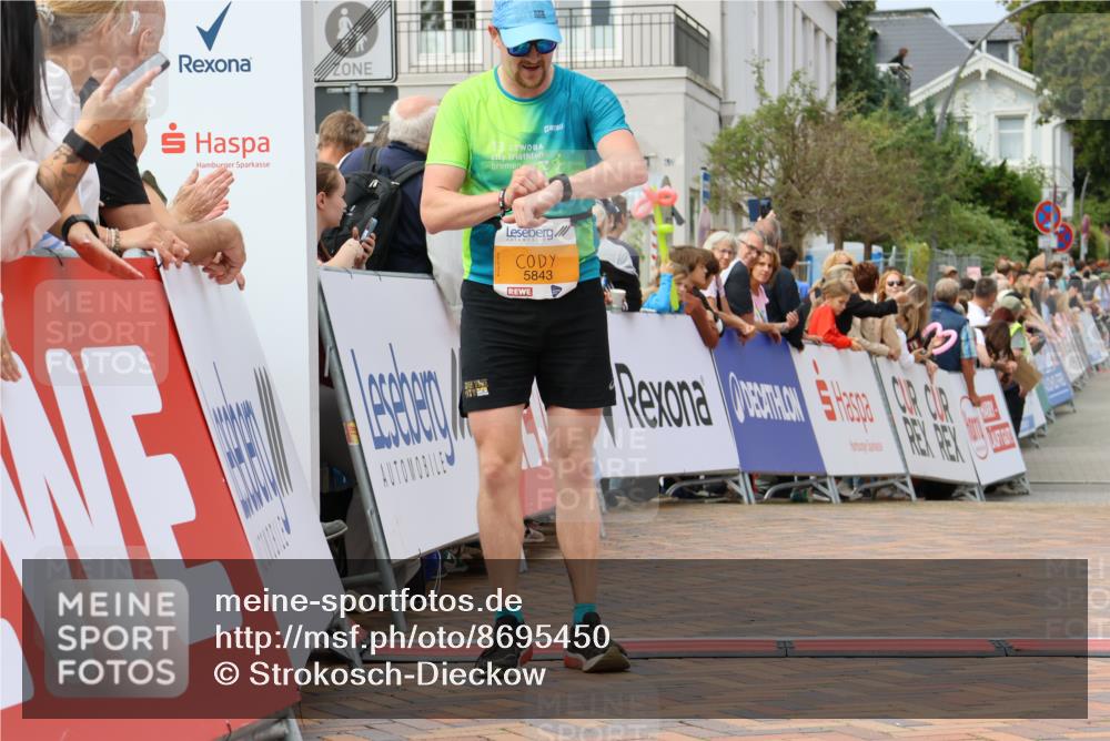 31.08.2025 - 21. Blankeneser Heldenlauf Strokosch-Dieckow http://msf.ph/oto/8695450 31.08.2025 12:31:32 Ziel 5843, 5427 meine-sportfotos.de