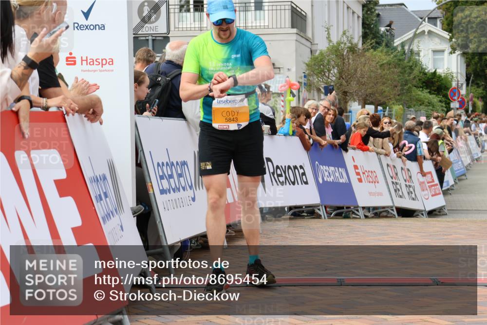 31.08.2025 - 21. Blankeneser Heldenlauf Strokosch-Dieckow http://msf.ph/oto/8695454 31.08.2025 12:31:32 Ziel 5843, 5427 meine-sportfotos.de