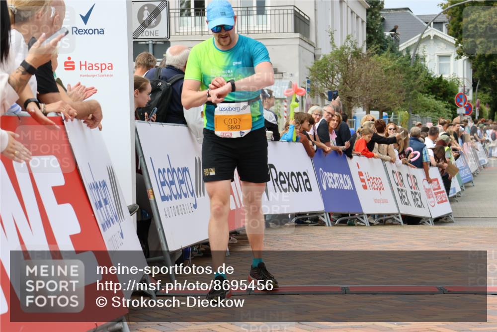 31.08.2025 - 21. Blankeneser Heldenlauf Strokosch-Dieckow http://msf.ph/oto/8695456 31.08.2025 12:31:32 Ziel 5843, 5427 meine-sportfotos.de