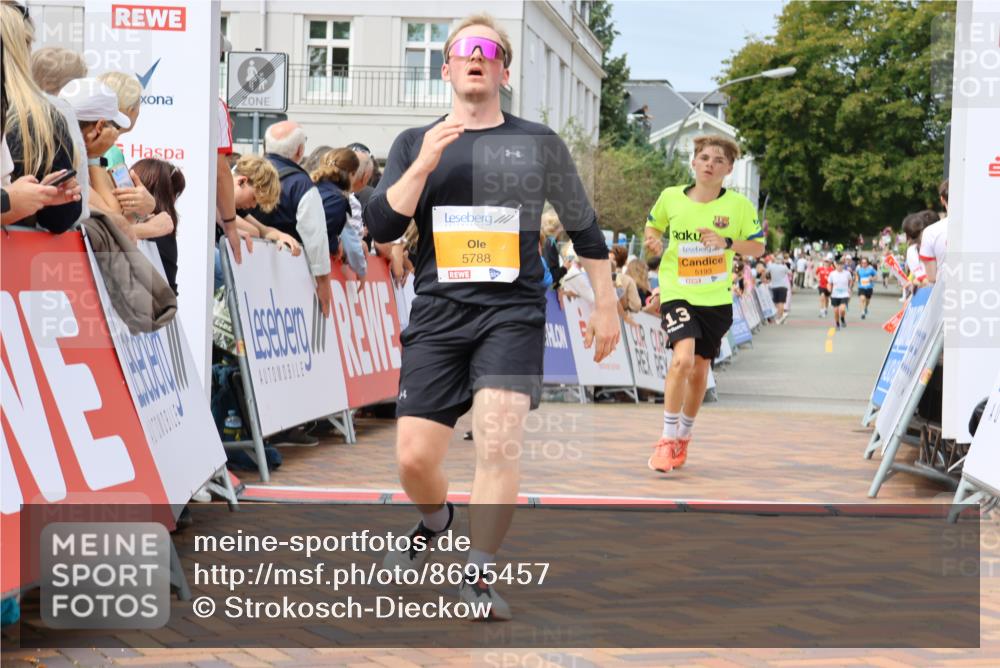 31.08.2025 - 21. Blankeneser Heldenlauf Strokosch-Dieckow http://msf.ph/oto/8695457 31.08.2025 12:26:19 Ziel 5193, 5788, 5281, 4155 meine-sportfotos.de