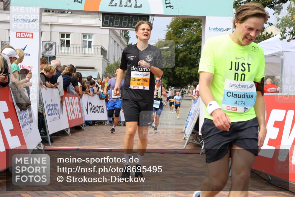 31.08.2025 - 21. Blankeneser Heldenlauf Strokosch-Dieckow http://msf.ph/oto/8695495 31.08.2025 12:26:08 Ziel 5416, 4214, 4355, 4174, 4310 meine-sportfotos.de