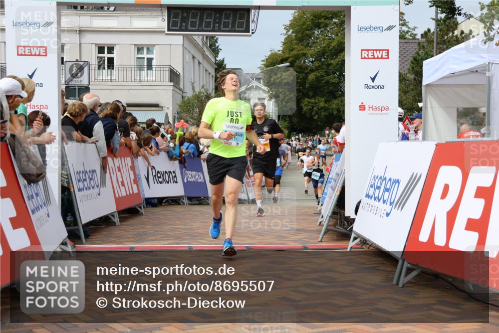 31.08.2025 - 21. Blankeneser Heldenlauf Strokosch-Dieckow http://msf.ph/oto/8695507 31.08.2025 12:26:05 Ziel 5416, 4214, 4174, 4310 meine-sportfotos.de