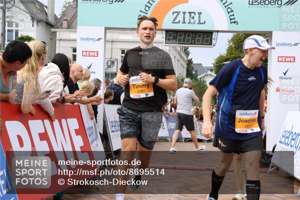 31.08.2025 - 21. Blankeneser Heldenlauf Strokosch-Dieckow http://msf.ph/oto/8695514 31.08.2025 12:31:16 Ziel 5383, 5382, 5310, 5330, 5577, 4094 meine-sportfotos.de