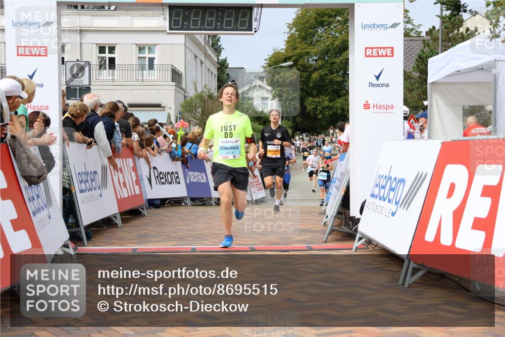 31.08.2025 - 21. Blankeneser Heldenlauf Strokosch-Dieckow http://msf.ph/oto/8695515 31.08.2025 12:26:05 Ziel 5416, 4214, 4174, 4310 meine-sportfotos.de