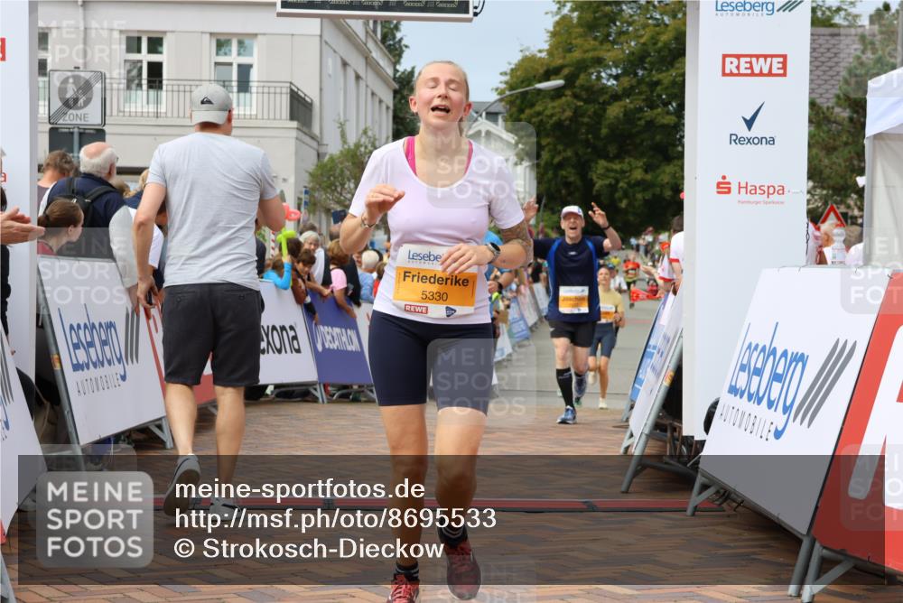 31.08.2025 - 21. Blankeneser Heldenlauf Strokosch-Dieckow http://msf.ph/oto/8695533 31.08.2025 12:31:10 Ziel 5383, 5382, 5329, 5330, 5577, 5269, 4094 meine-sportfotos.de