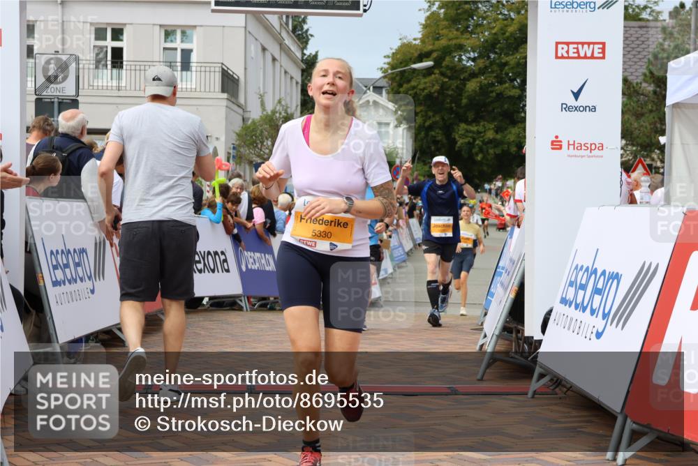 31.08.2025 - 21. Blankeneser Heldenlauf Strokosch-Dieckow http://msf.ph/oto/8695535 31.08.2025 12:31:10 Ziel 5383, 5382, 5329, 5330, 5577, 5269, 4094 meine-sportfotos.de