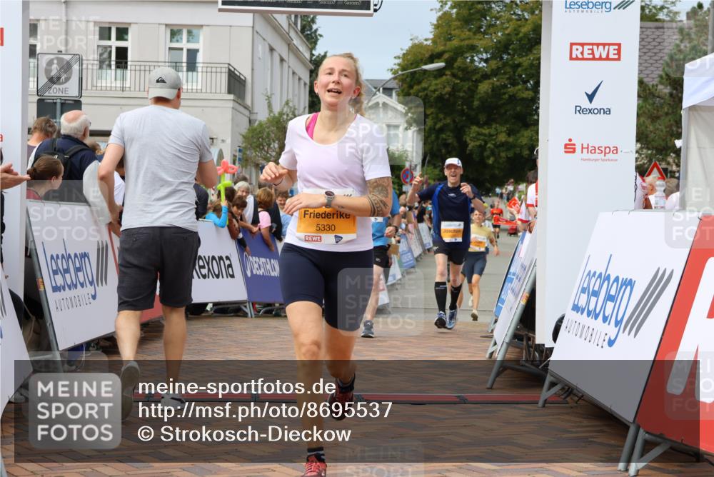 31.08.2025 - 21. Blankeneser Heldenlauf Strokosch-Dieckow http://msf.ph/oto/8695537 31.08.2025 12:31:10 Ziel 5383, 5382, 5329, 5330, 5577, 5269, 4094 meine-sportfotos.de