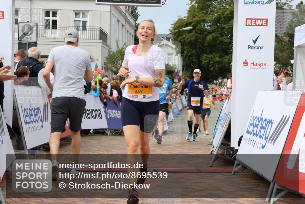 31.08.2025 - 21. Blankeneser Heldenlauf Strokosch-Dieckow http://msf.ph/oto/8695539 31.08.2025 12:31:10 Ziel 5383, 5382, 5329, 5330, 5577, 5269, 4094 meine-sportfotos.de