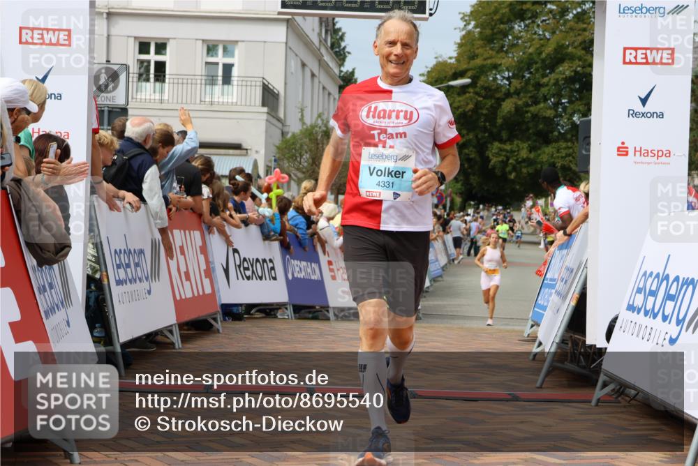 31.08.2025 - 21. Blankeneser Heldenlauf Strokosch-Dieckow http://msf.ph/oto/8695540 31.08.2025 12:25:50 Ziel 5150, 5502, 4158, 4331 meine-sportfotos.de