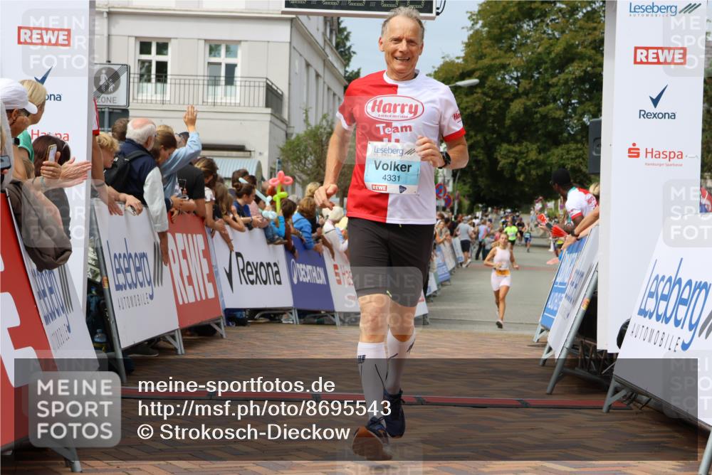 31.08.2025 - 21. Blankeneser Heldenlauf Strokosch-Dieckow http://msf.ph/oto/8695543 31.08.2025 12:25:50 Ziel 5150, 5502, 4158, 4331 meine-sportfotos.de