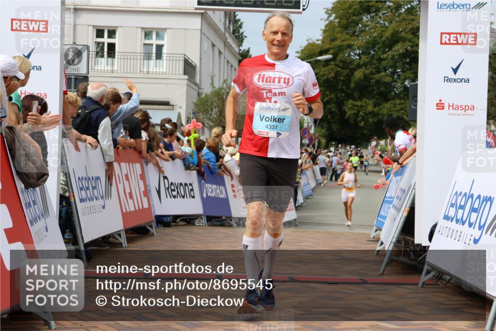 31.08.2025 - 21. Blankeneser Heldenlauf Strokosch-Dieckow http://msf.ph/oto/8695545 31.08.2025 12:25:50 Ziel 5150, 5502, 4158, 4331 meine-sportfotos.de