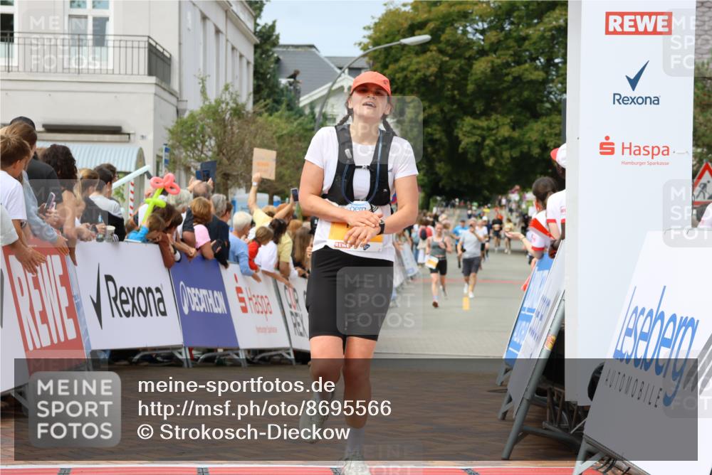 31.08.2025 - 21. Blankeneser Heldenlauf Strokosch-Dieckow http://msf.ph/oto/8695566 31.08.2025 12:30:54 Ziel 5160, 5674, 5736 meine-sportfotos.de