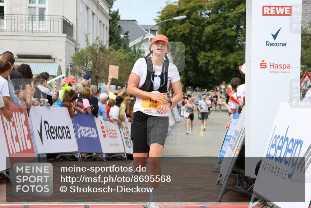 31.08.2025 - 21. Blankeneser Heldenlauf Strokosch-Dieckow http://msf.ph/oto/8695568 31.08.2025 12:30:53 Ziel 5177, 5160, 5674, 5736 meine-sportfotos.de