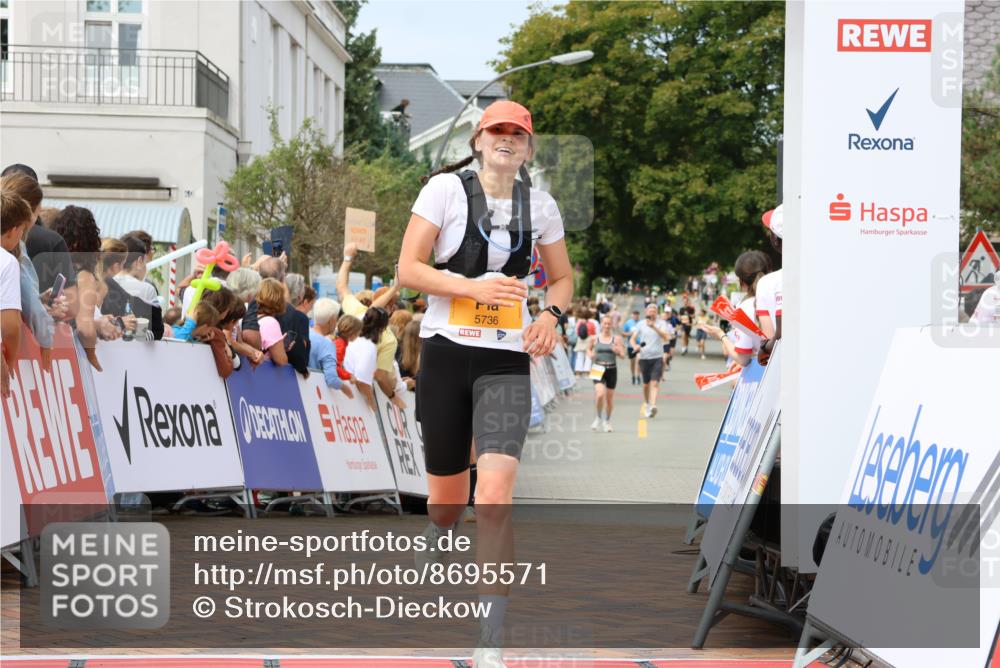 31.08.2025 - 21. Blankeneser Heldenlauf Strokosch-Dieckow http://msf.ph/oto/8695571 31.08.2025 12:30:53 Ziel 5177, 5160, 5674, 5736 meine-sportfotos.de