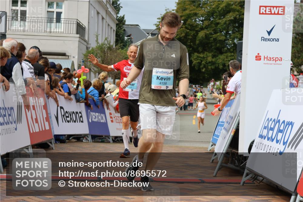 31.08.2025 - 21. Blankeneser Heldenlauf Strokosch-Dieckow http://msf.ph/oto/8695572 31.08.2025 12:25:47 Ziel 5150, 5235, 5058, 4158, 4331 meine-sportfotos.de
