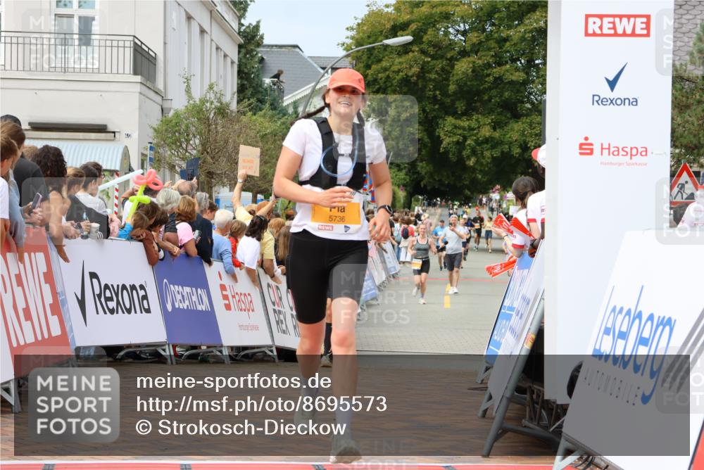 31.08.2025 - 21. Blankeneser Heldenlauf Strokosch-Dieckow http://msf.ph/oto/8695573 31.08.2025 12:30:53 Ziel 5177, 5160, 5674, 5736 meine-sportfotos.de