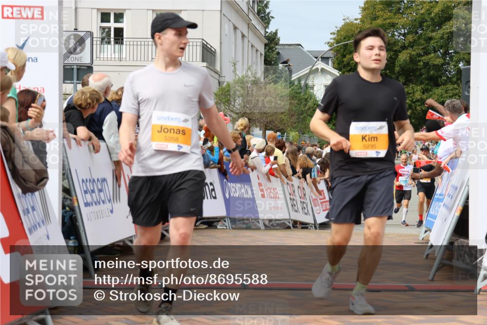 31.08.2025 - 21. Blankeneser Heldenlauf Strokosch-Dieckow http://msf.ph/oto/8695588 31.08.2025 12:25:41 Ziel 5150, 5235, 5058, 4403 meine-sportfotos.de