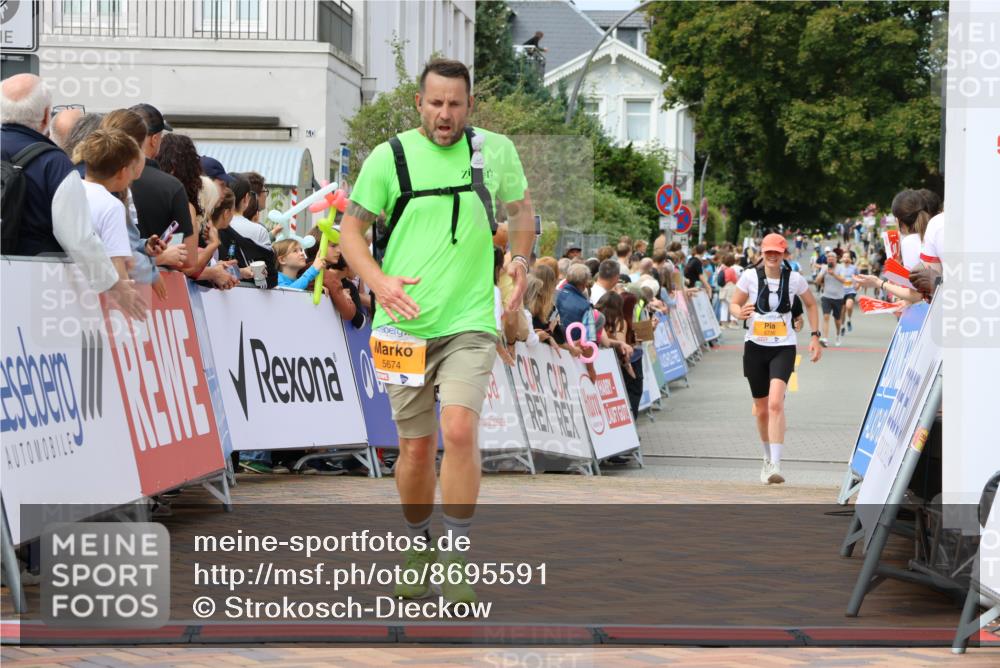 31.08.2025 - 21. Blankeneser Heldenlauf Strokosch-Dieckow http://msf.ph/oto/8695591 31.08.2025 12:30:49 Ziel 5177, 5674, 5736 meine-sportfotos.de