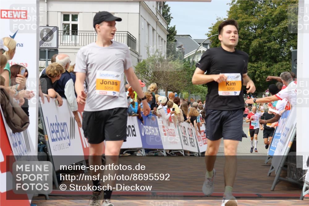 31.08.2025 - 21. Blankeneser Heldenlauf Strokosch-Dieckow http://msf.ph/oto/8695592 31.08.2025 12:25:41 Ziel 5150, 5235, 5058, 4403 meine-sportfotos.de