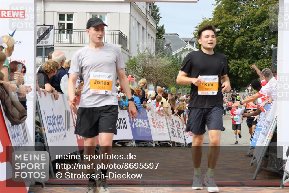 31.08.2025 - 21. Blankeneser Heldenlauf Strokosch-Dieckow http://msf.ph/oto/8695597 31.08.2025 12:25:40 Ziel 5235, 5058, 4403 meine-sportfotos.de