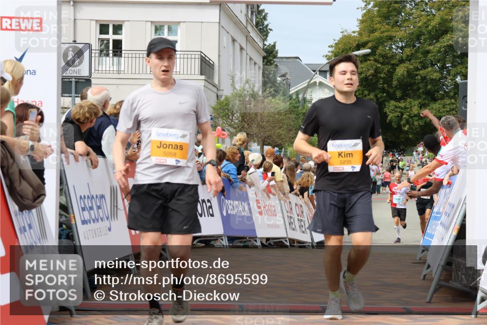 31.08.2025 - 21. Blankeneser Heldenlauf Strokosch-Dieckow http://msf.ph/oto/8695599 31.08.2025 12:25:40 Ziel 5235, 5058, 4403 meine-sportfotos.de