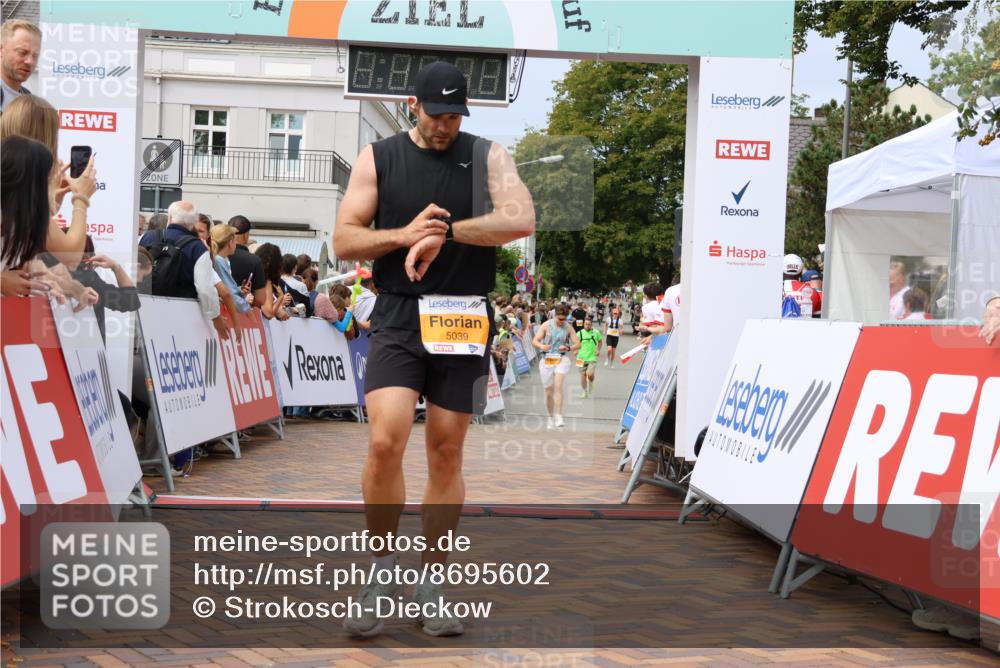 31.08.2025 - 21. Blankeneser Heldenlauf Strokosch-Dieckow http://msf.ph/oto/8695602 31.08.2025 12:30:41 Ziel 5177, 5039, 5357, 5493, 4401 meine-sportfotos.de