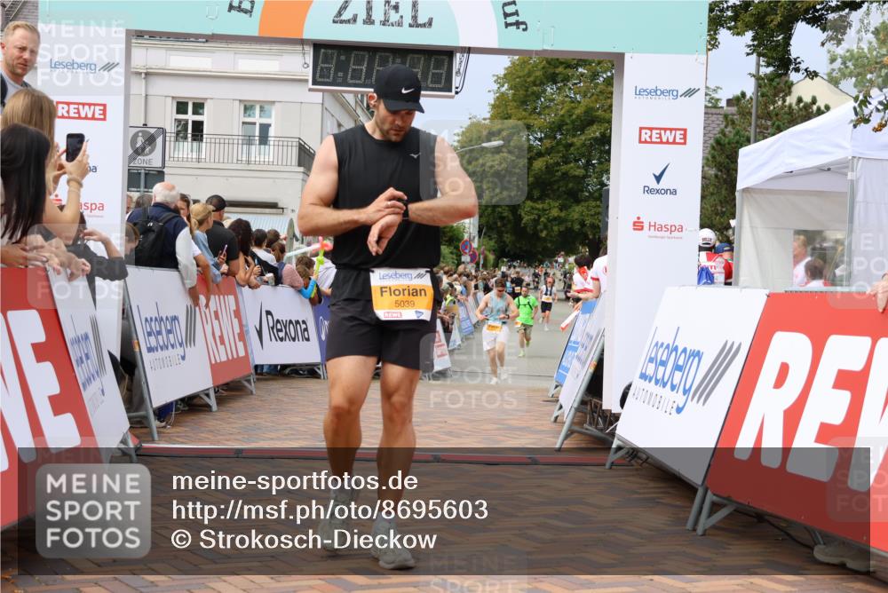 31.08.2025 - 21. Blankeneser Heldenlauf Strokosch-Dieckow http://msf.ph/oto/8695603 31.08.2025 12:30:41 Ziel 5177, 5039, 5357, 5493, 4401 meine-sportfotos.de