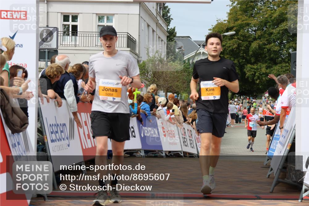 31.08.2025 - 21. Blankeneser Heldenlauf Strokosch-Dieckow http://msf.ph/oto/8695607 31.08.2025 12:25:40 Ziel 5235, 5058, 4403 meine-sportfotos.de