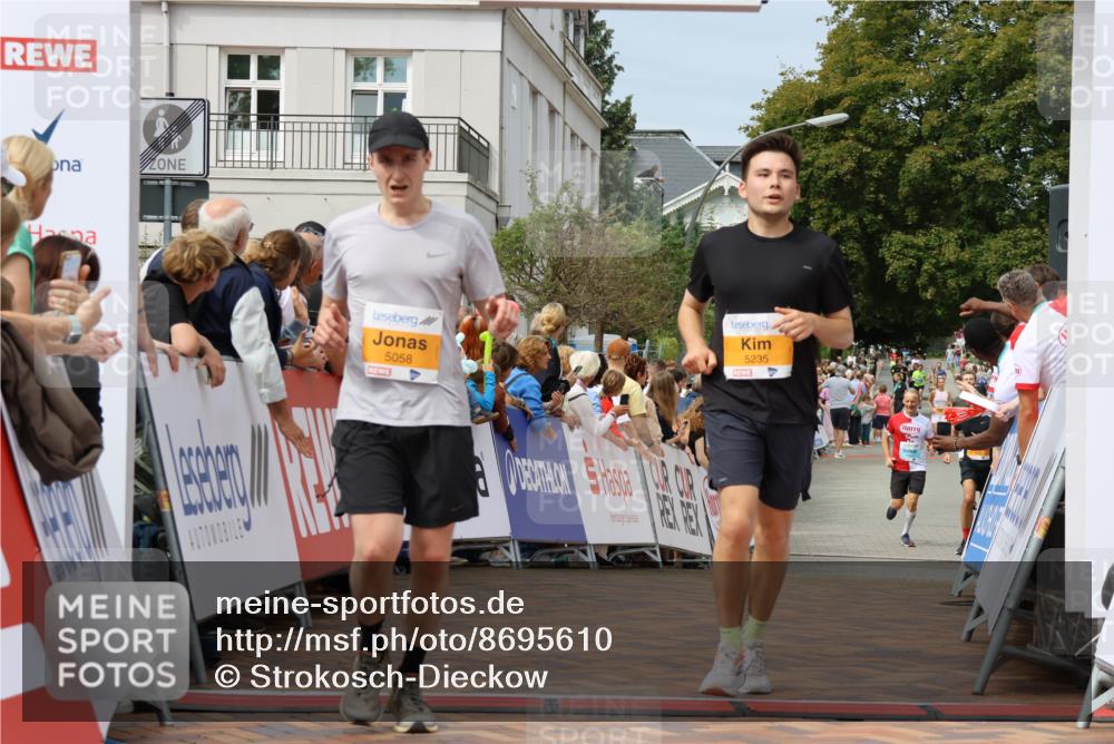 31.08.2025 - 21. Blankeneser Heldenlauf Strokosch-Dieckow http://msf.ph/oto/8695610 31.08.2025 12:25:40 Ziel 5235, 5058, 4403 meine-sportfotos.de