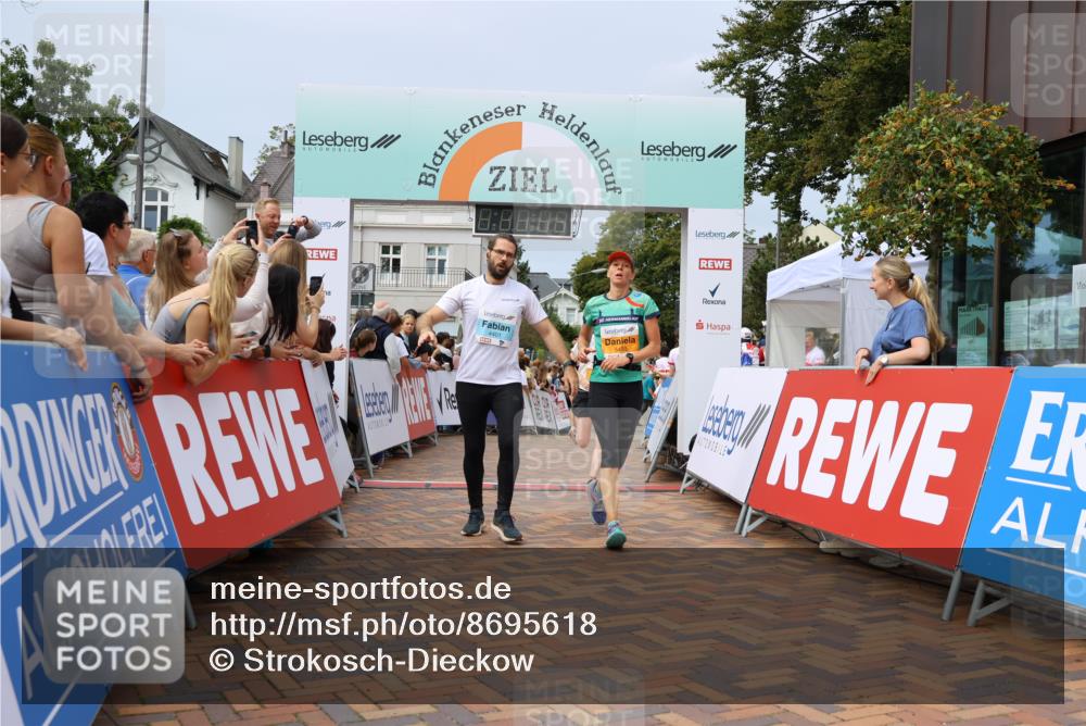 31.08.2025 - 21. Blankeneser Heldenlauf Strokosch-Dieckow http://msf.ph/oto/8695618 31.08.2025 12:30:35 Ziel 5247, 5039, 5357, 5461, 5493, 5085, 4401 meine-sportfotos.de