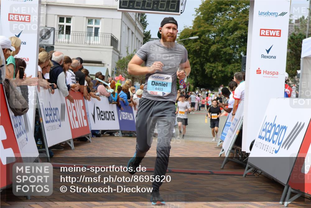 31.08.2025 - 21. Blankeneser Heldenlauf Strokosch-Dieckow http://msf.ph/oto/8695620 31.08.2025 12:25:34 Ziel 5251, 4403 meine-sportfotos.de