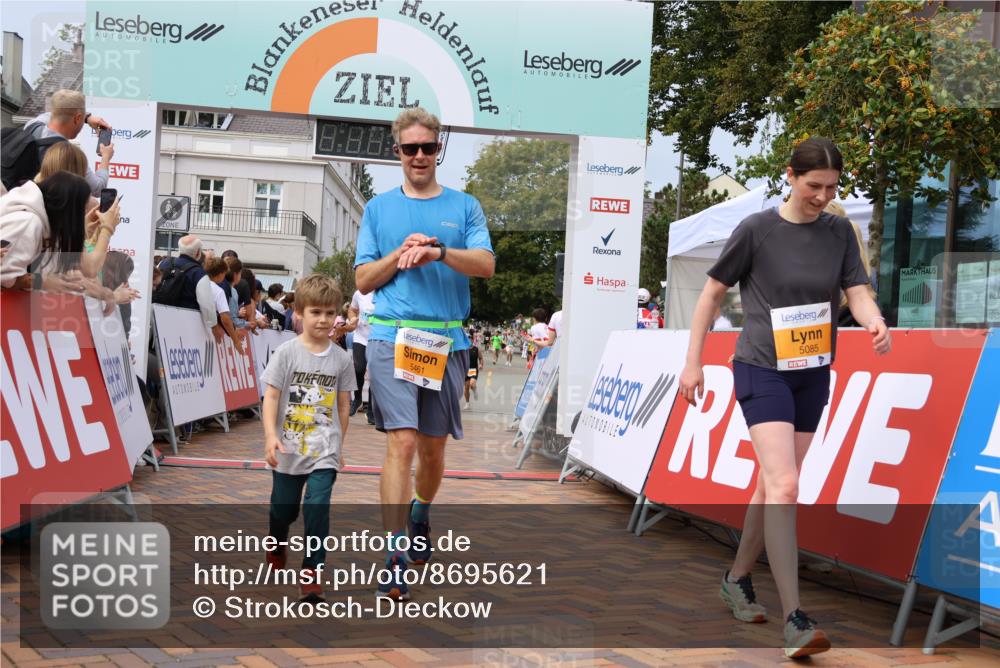 31.08.2025 - 21. Blankeneser Heldenlauf Strokosch-Dieckow http://msf.ph/oto/8695621 31.08.2025 12:30:32 Ziel 5247, 5341, 5357, 5461, 5493, 5085, 4401 meine-sportfotos.de