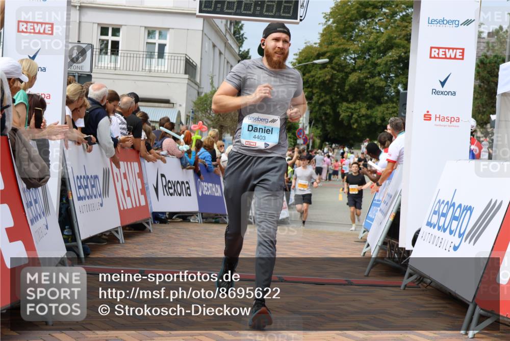 31.08.2025 - 21. Blankeneser Heldenlauf Strokosch-Dieckow http://msf.ph/oto/8695622 31.08.2025 12:25:34 Ziel 5251, 4403 meine-sportfotos.de