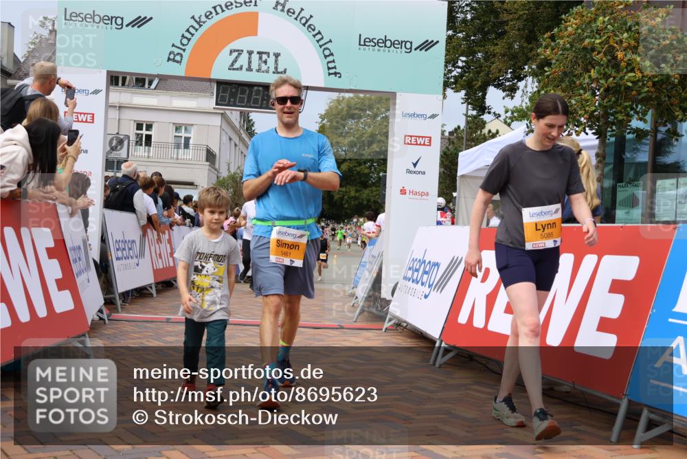 31.08.2025 - 21. Blankeneser Heldenlauf Strokosch-Dieckow http://msf.ph/oto/8695623 31.08.2025 12:30:32 Ziel 5247, 5341, 5357, 5461, 5493, 5085, 4401 meine-sportfotos.de