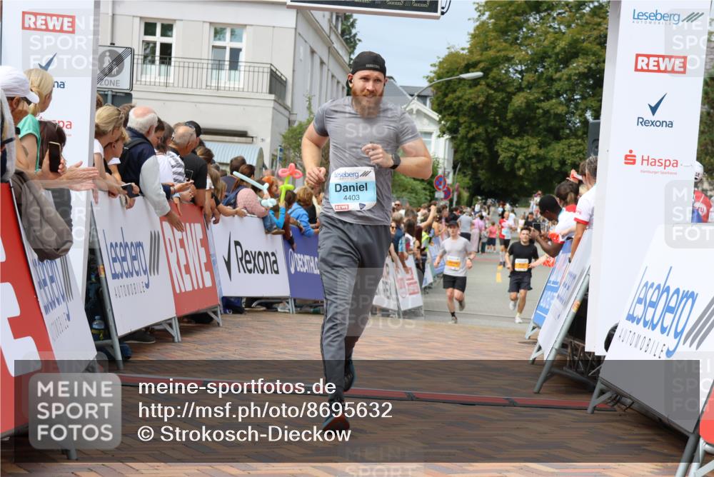 31.08.2025 - 21. Blankeneser Heldenlauf Strokosch-Dieckow http://msf.ph/oto/8695632 31.08.2025 12:25:34 Ziel 5251, 4403 meine-sportfotos.de