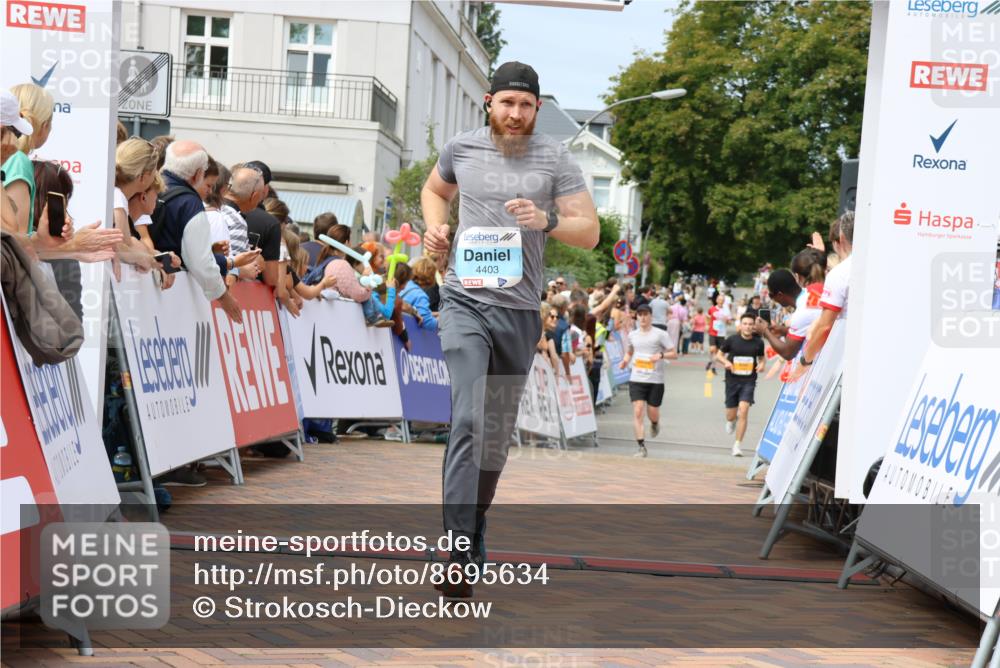 31.08.2025 - 21. Blankeneser Heldenlauf Strokosch-Dieckow http://msf.ph/oto/8695634 31.08.2025 12:25:34 Ziel 5251, 4403 meine-sportfotos.de