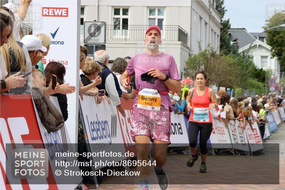 31.08.2025 - 21. Blankeneser Heldenlauf Strokosch-Dieckow http://msf.ph/oto/8695644 31.08.2025 12:25:24 Ziel 5319, 5413, 5452, 5733, 5251, 4120, 4385 meine-sportfotos.de